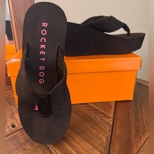 Rocket Dog Women’s Diver Comfort Foam Wedge Flip Flop Size 6